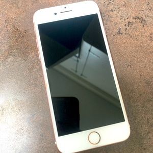 iPhone 7 Rose gold 32gb no scratches!